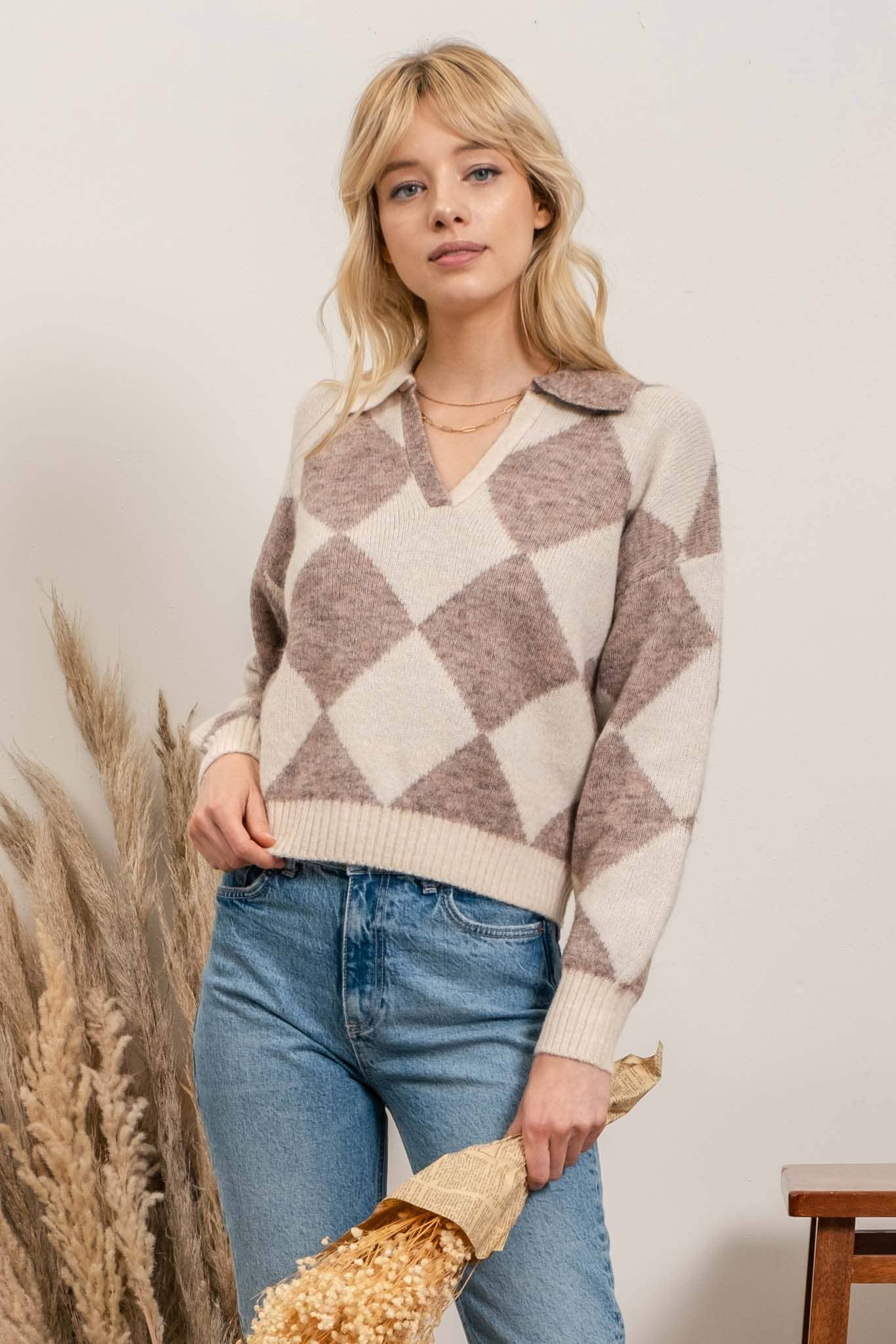 DIAMOND PRINT SWEATER: TAN
