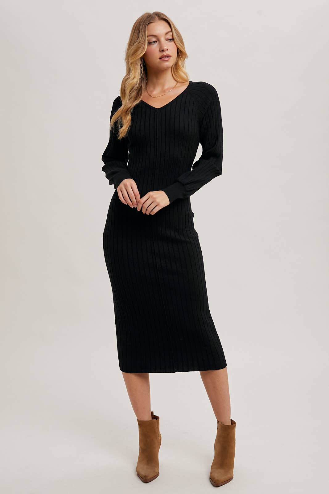Bluivy - V-NECK RIBBED KNIT SWEATER MIDI DRESS