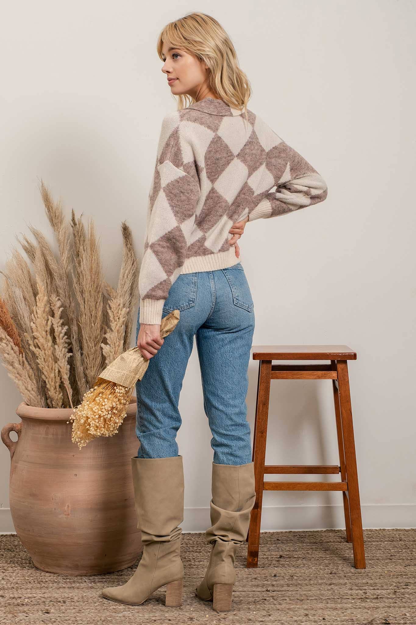 DIAMOND PRINT SWEATER: TAN