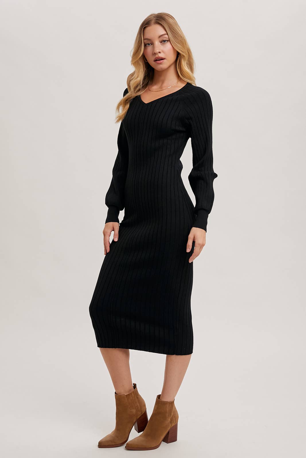 Bluivy - V-NECK RIBBED KNIT SWEATER MIDI DRESS