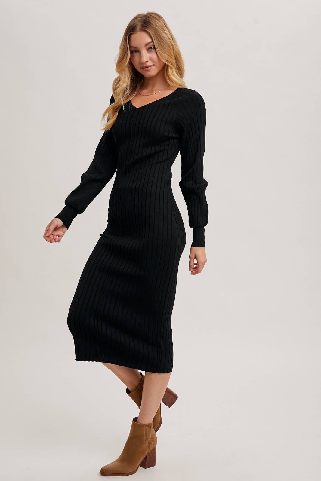 Bluivy - V-NECK RIBBED KNIT SWEATER MIDI DRESS