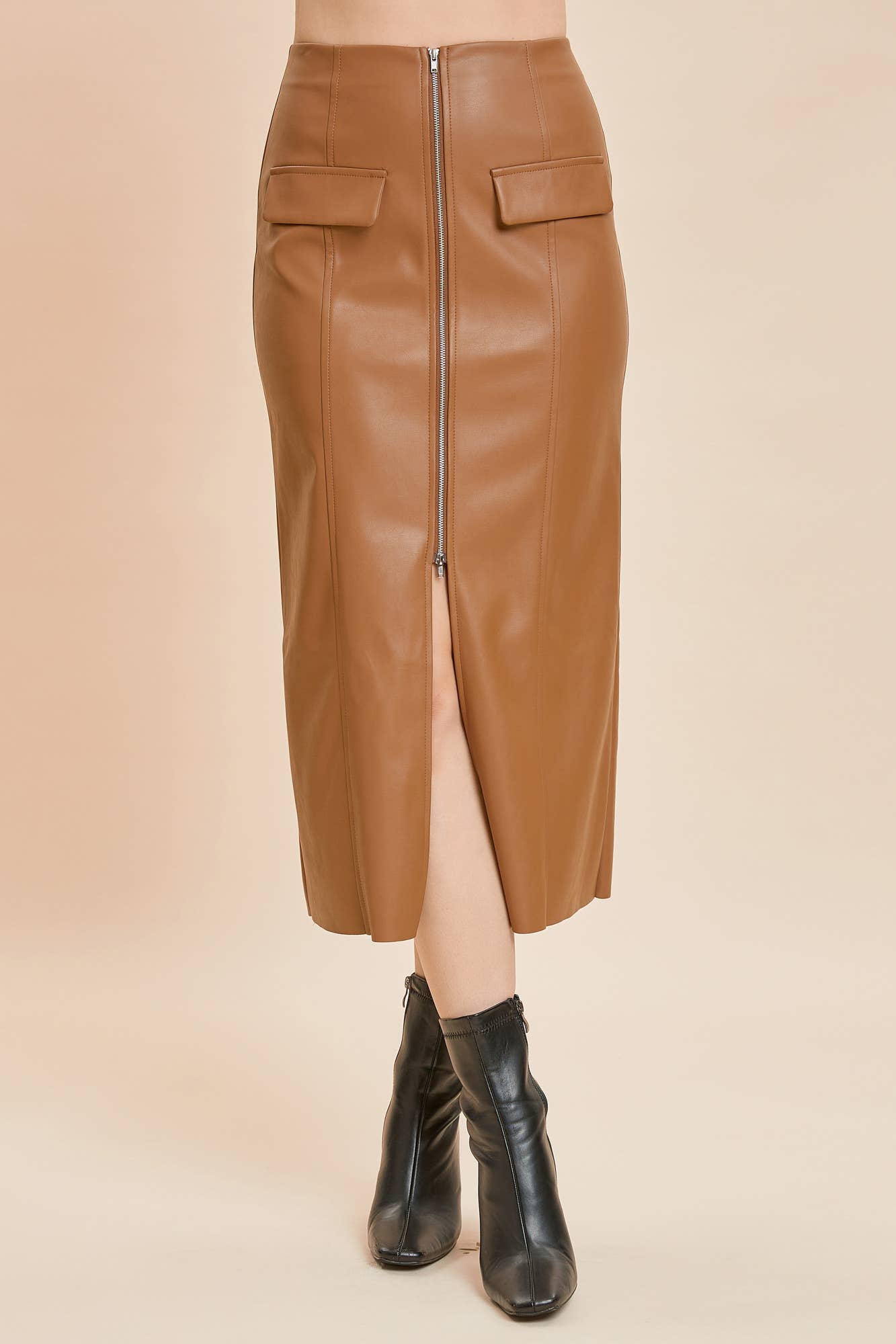 TWO WAY ZIPPER LEATHER SKIRT: DK.BEIGE