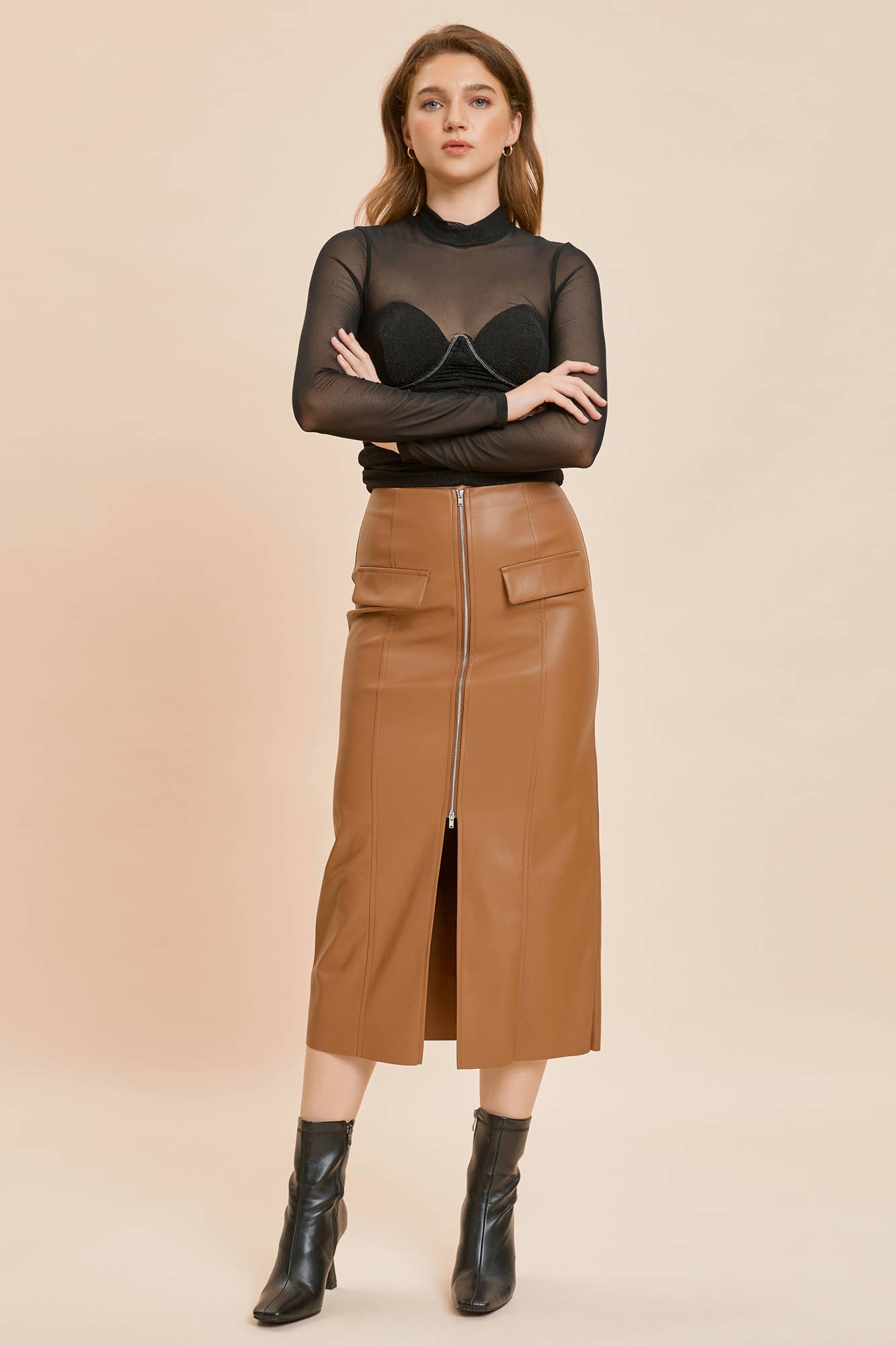TWO WAY ZIPPER LEATHER SKIRT: DK.BEIGE