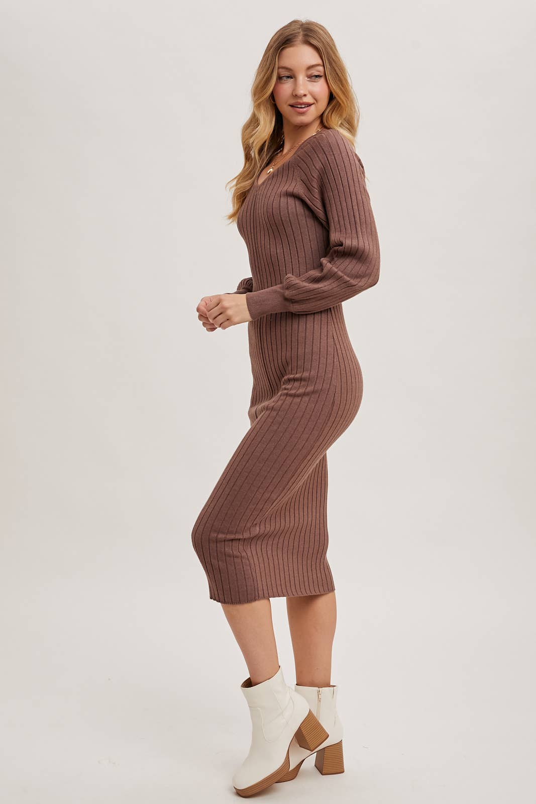 Bluivy - V-NECK RIBBED KNIT SWEATER MIDI DRESS