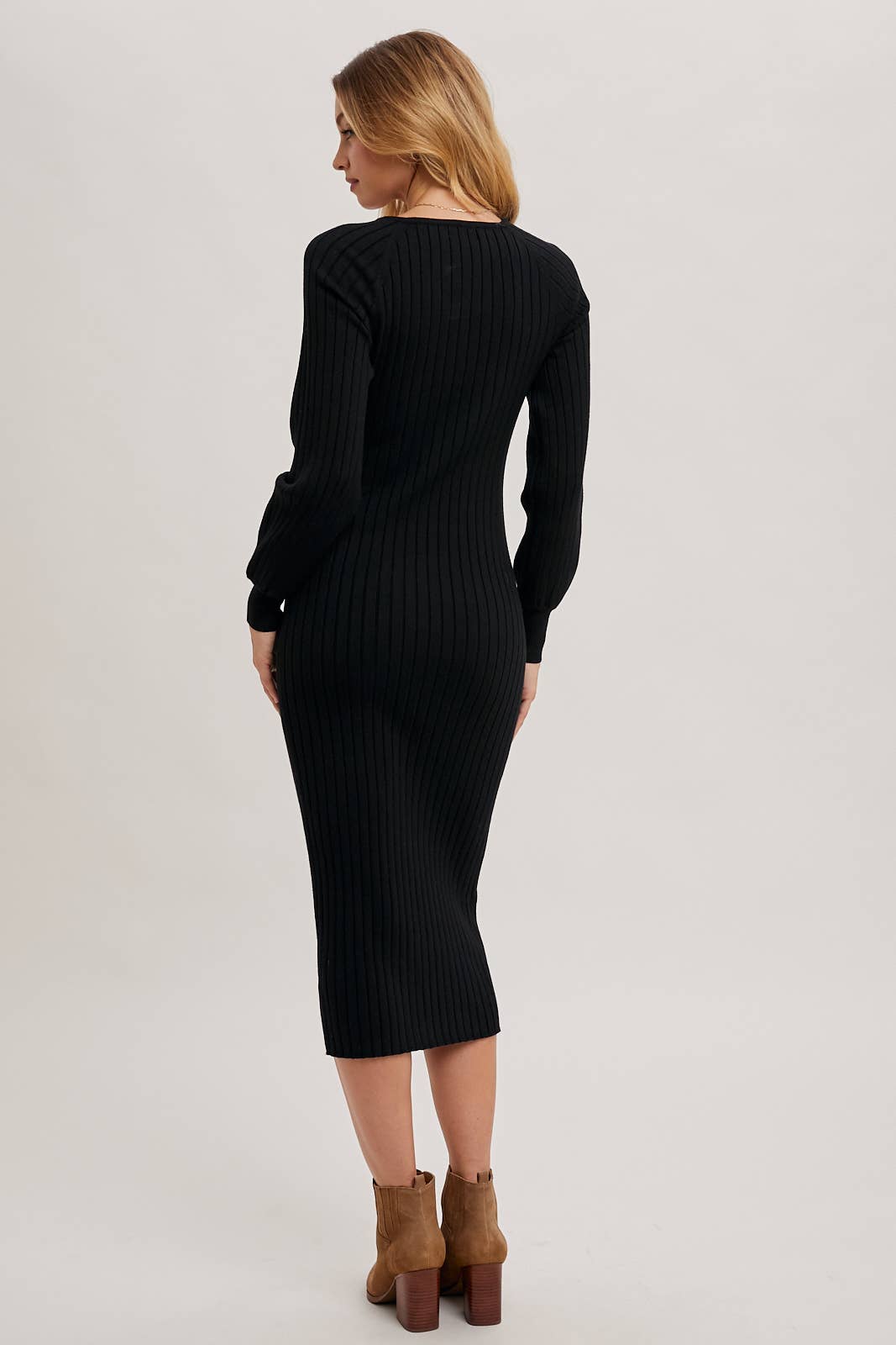 Bluivy - V-NECK RIBBED KNIT SWEATER MIDI DRESS