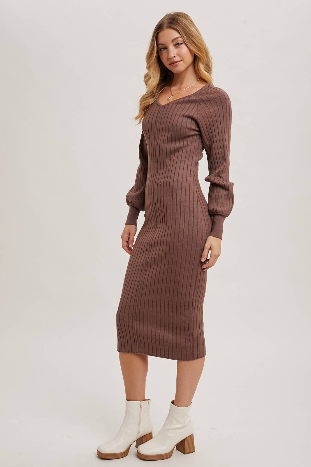 Bluivy - V-NECK RIBBED KNIT SWEATER MIDI DRESS