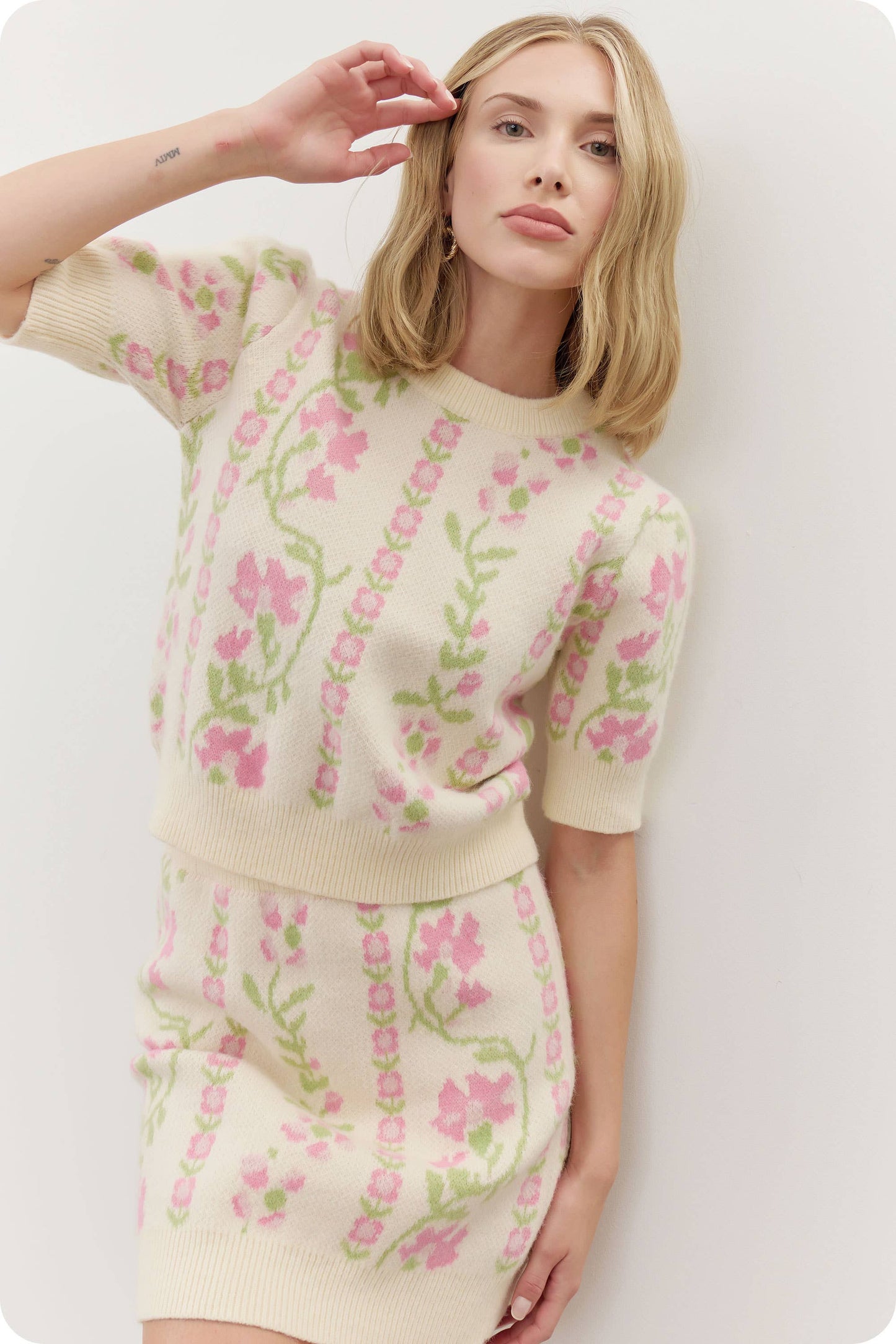 Strut & Bolt - Floral Intarsia Short Sleeve Sweater Top