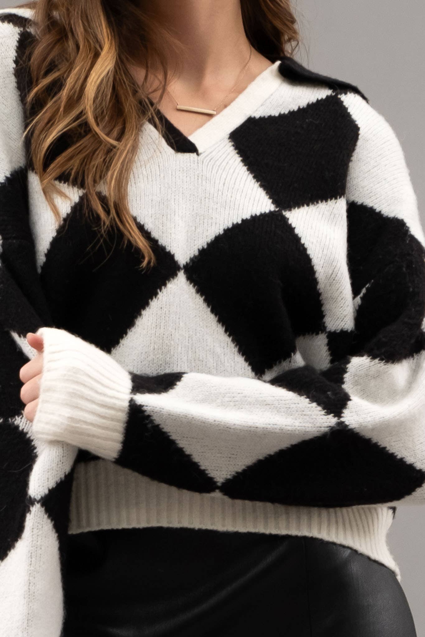 DIAMOND PRINT SWEATER: TAN