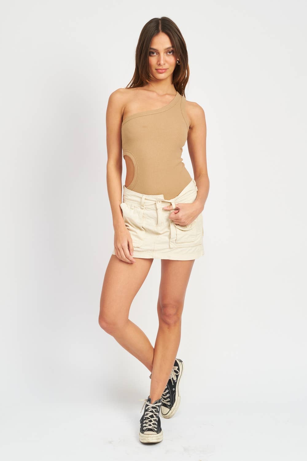 OFF SLEEVE BODYSUIT WITH SIDE CUT OUT