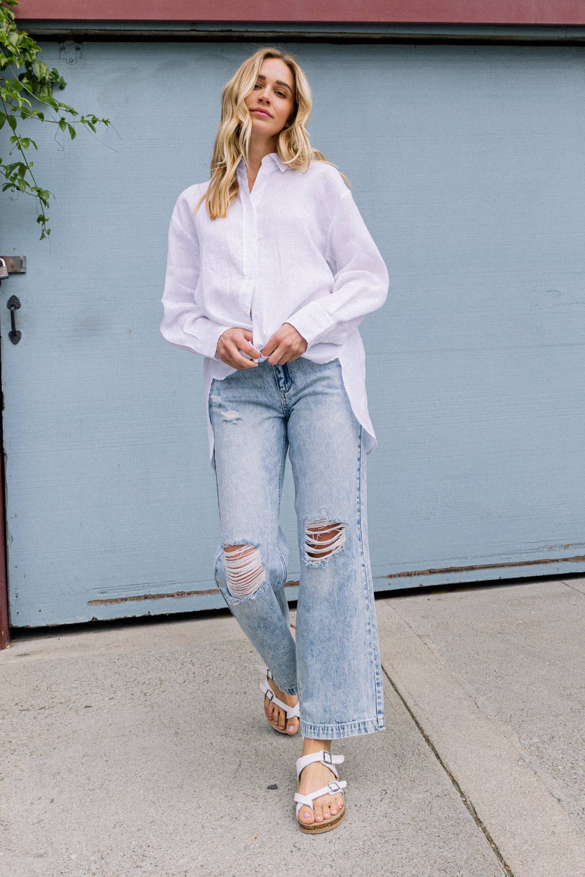 SneakPeek - HIGH RISE WIDE LEG JEANS WITH KNEE DESTRUCTION