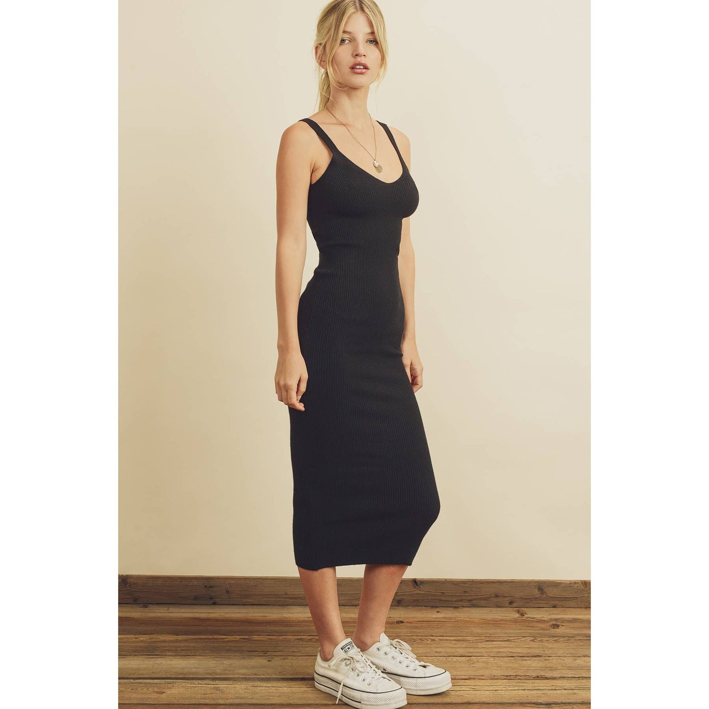 Ribbed Knit Sleeveless Bodycon Dress: BLACK