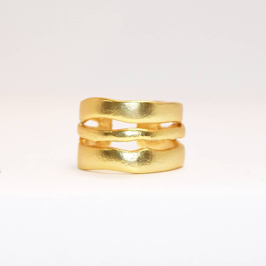 Wavy line ring: Gold