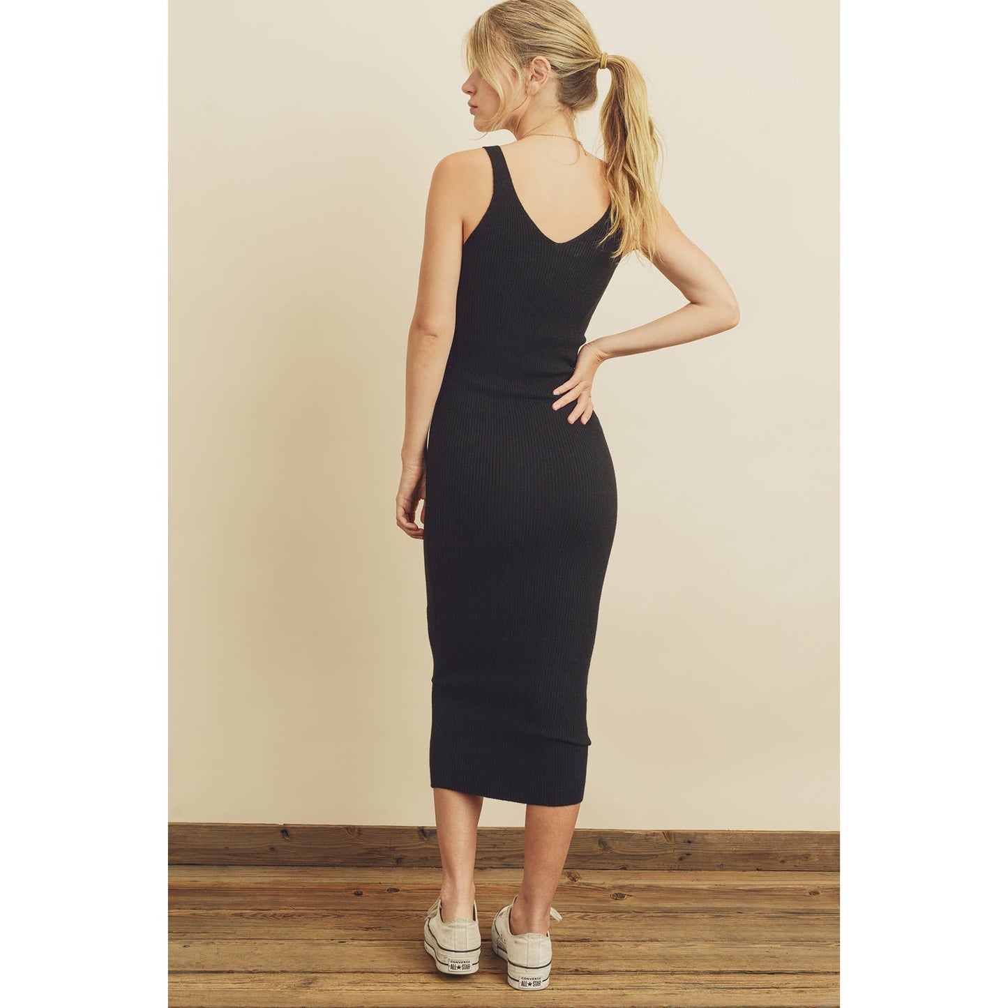 Ribbed Knit Sleeveless Bodycon Dress: BLACK