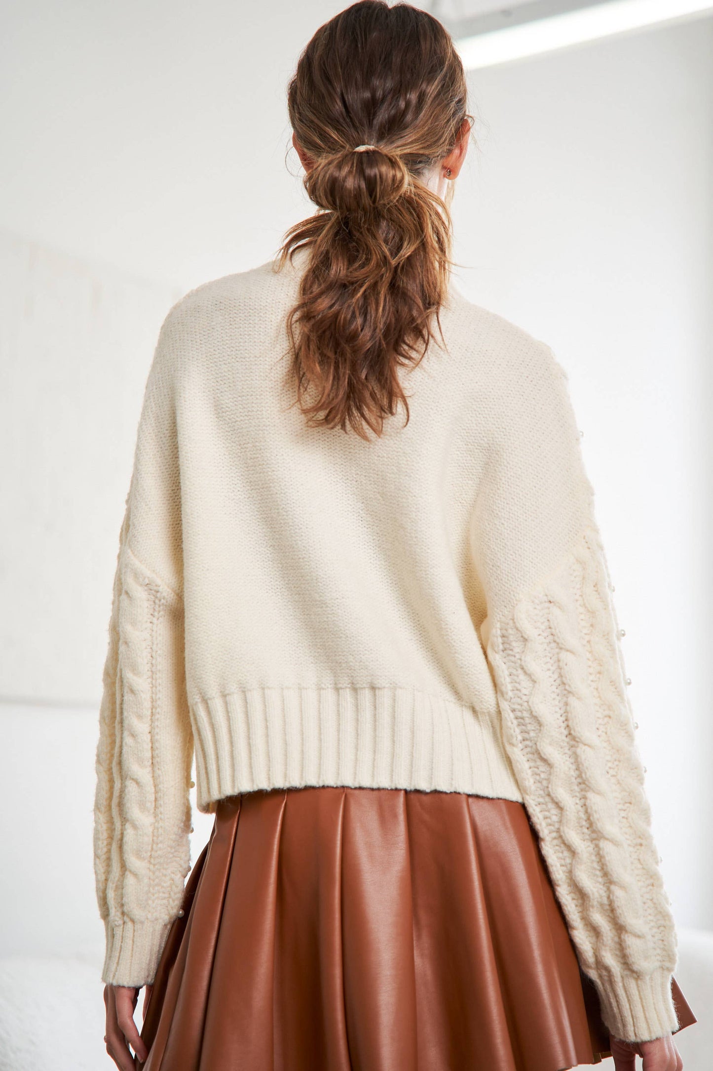 ADORA LA: PEARL ACCENT SWEATER: OFF WHITE