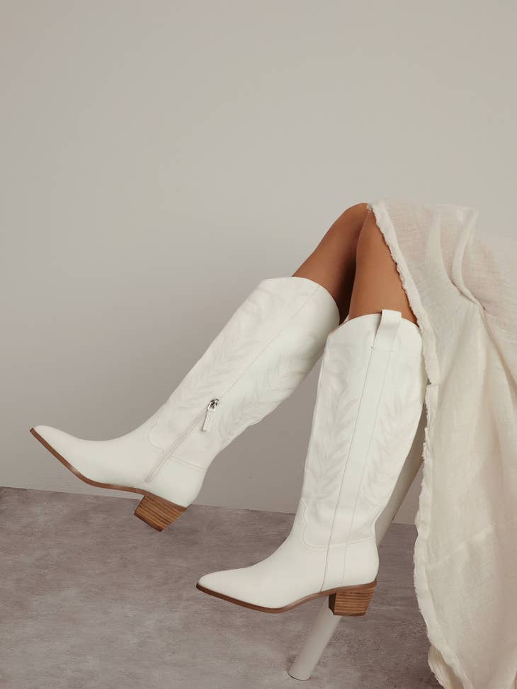 Mi.iM - INLAY HIGH WESTERN EMBROIDERY BLOCK HEEL WHITE BOOTS.